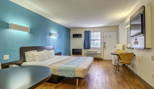 Standard Room, 1 Queen Bed, Non Smoking