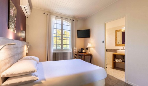 Comfort Room, Multiple Beds (Larger Room)