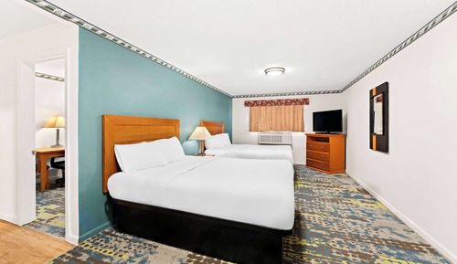 Room, Non Smoking (3 Queen Beds)