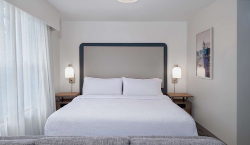 Studio, 1 King Bed, Accessible, Bathtub