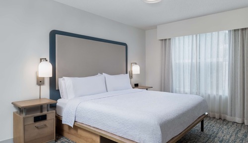 Suite, 1 King Bed, Accessible (Hearing)