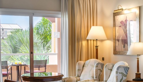 Family Room, 2 Bedrooms