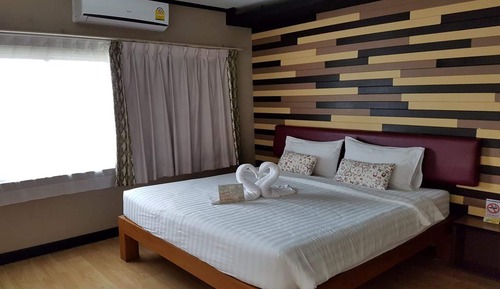 VIP Corner Room
