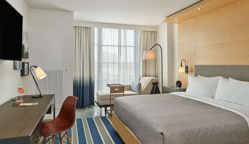 Premium Room, 1 King Bed, Accessible (3x3 Shower)