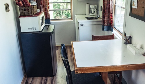 Standard Room, 1 Queen Bed, Kitchenette