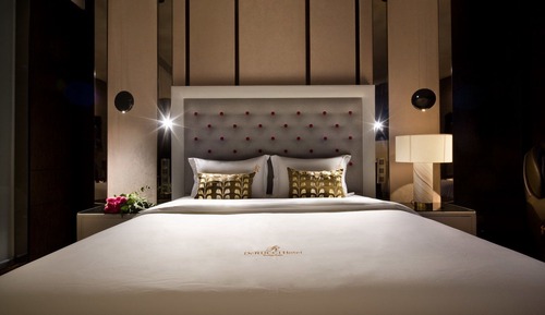 Signature Room