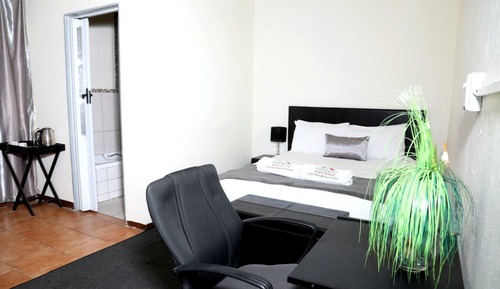 Deluxe Room (Unity Room)