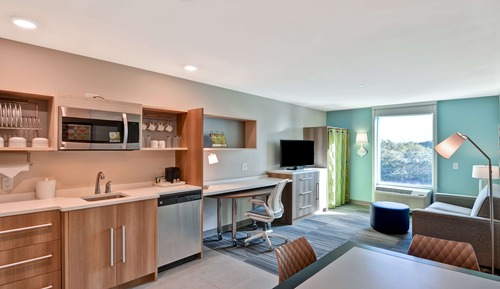 Suite, 1 King Bed, Accessible, Non Smoking (Hearing)