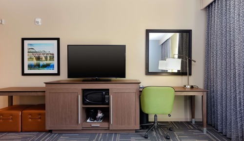 Room, 1 King Bed, Refrigerator & Microwave