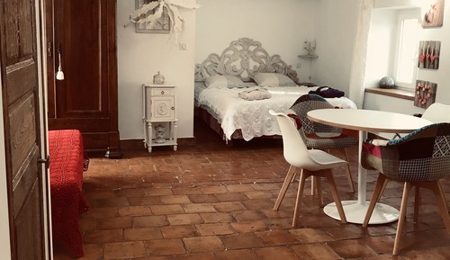 Superior Apartment, Ensuite, Garden View GITE BLANC