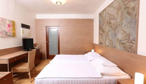 Standard Double or Twin Room, 2 Queen Beds, Hill View, Mountainside