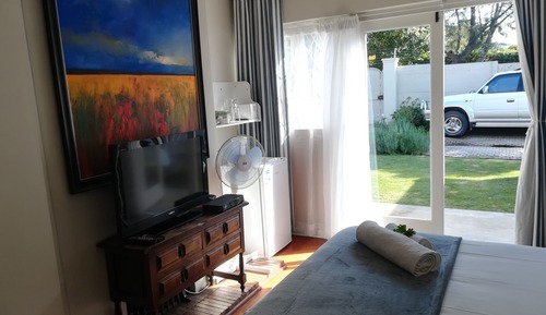 Economy Studio