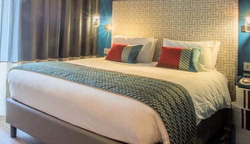Standard Room, 1 Queen Bed