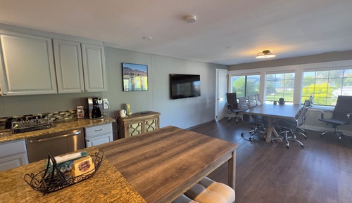 Luxury Suite, 1 King Bed with Sofa bed, Kitchen, Lake View