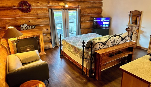 Honeymoon Suite, 1 King Bed, Lake View (Honeymoon Suite)