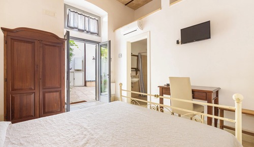 Standard Double Room, 1 Queen Bed