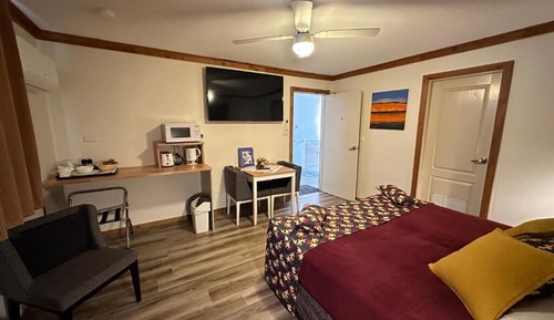 Classic Room, 1 King Bed, Ensuite
