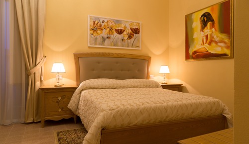 Double Room (Naniglio)