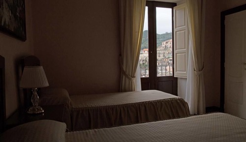 Twin Room, 2 Twin Beds (Piazza Plebiscito)