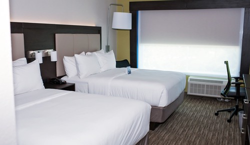 Standard Room, 2 Queen Beds, Mobility Accessible (Accessible Tub)