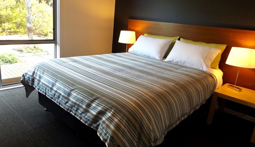 Coorong Waterfront Retreat