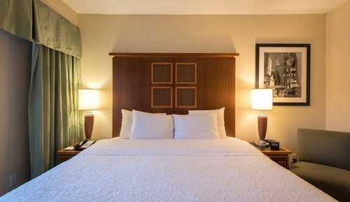 Deluxe Suite, 1 King Bed, Terrace