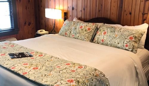 Standard Single Room, 1 King Bed, Balcony (The Rocky Broad Room)