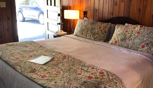 Standard Room, 1 King Bed, Balcony (The Chimney Rock Room)