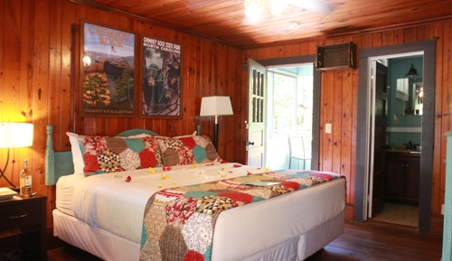 Standard Room, 1 King Bed, Balcony (The River Rock Room)