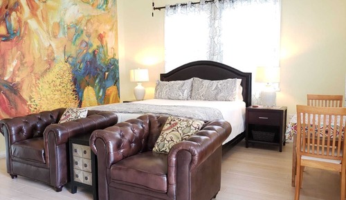 Superior Studio Suite, 1 King Bed, Balcony, Hill View