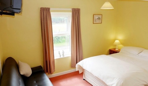 Double Room, Ensuite (Bed Settee )