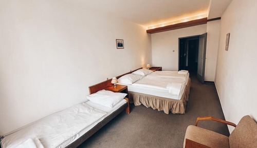 Triple Room, Balcony, Park View (with Extrabed)