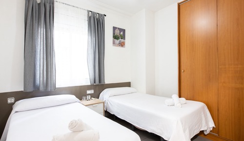 Basic Twin Room, Ensuite