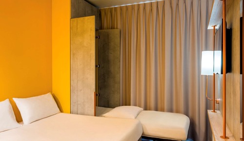Triple Room, Multiple Beds