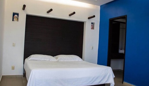 Standard Room, 1 King Bed, Pool View, Garden Area