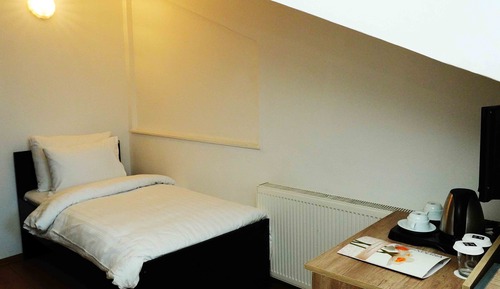 Junior Deluxe Room