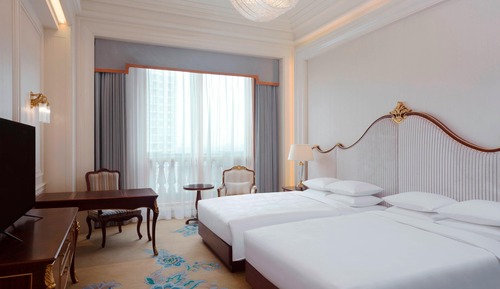 Room, 2 Double Beds, City View