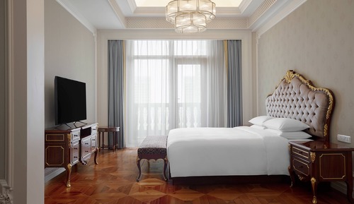 Club Suite, 1 Bedroom, City View