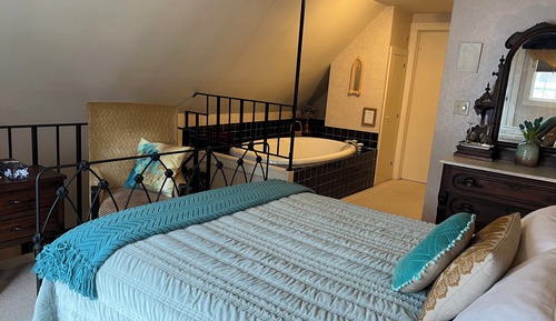 Luxury Double Room, 1 Queen Bed, Jetted Tub, Garden View (Vienna Balconies)