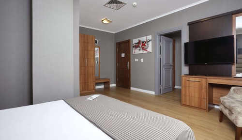 Family Suite, Jetted Tub