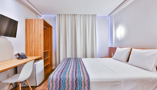 Standard Room, 1 King Bed