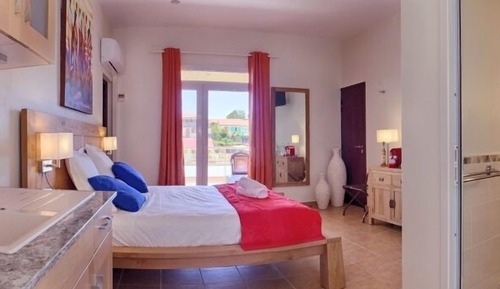 Deluxe Suite, 1 King Bed, Non Smoking Hibiscus