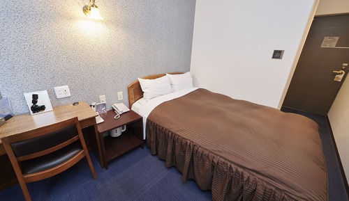Semi-double Room, Smoking