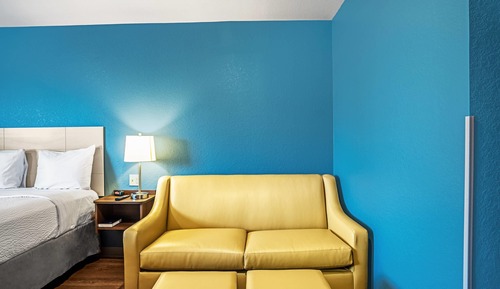 Standard Room, 1 Queen Bed, Non Smoking (Sofa)