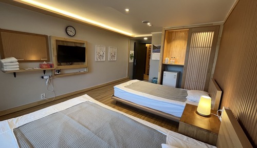 Deluxe Twin Room, 1 Bedroom, Non Smoking, Mountain View