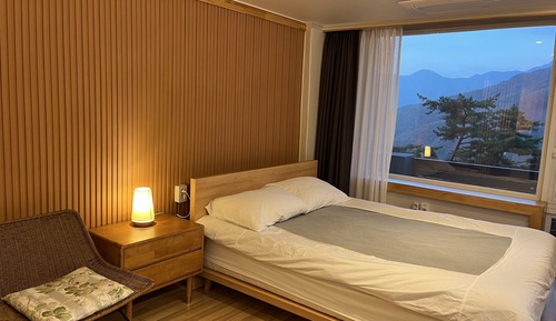Deluxe Double Room, 1 Double Bed, Non Smoking, Mountain View