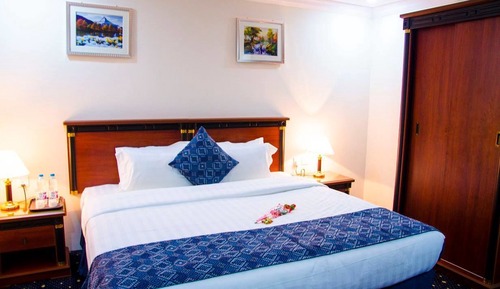Deluxe Room, 1 King Bed