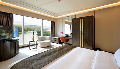 Executive Double Room with Lake View 