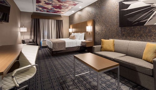 Standard Room, 1 King Bed, Non Smoking, Refrigerator & Microwave (with Sofabed)