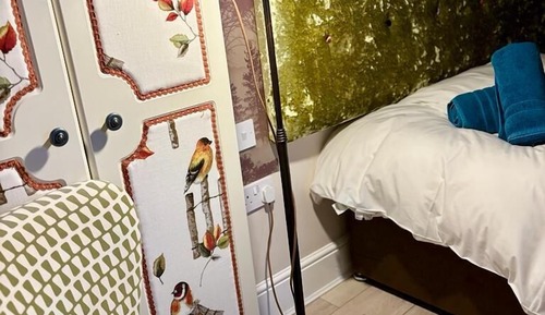 Single Room, River View (Room 5 Yr Elen)